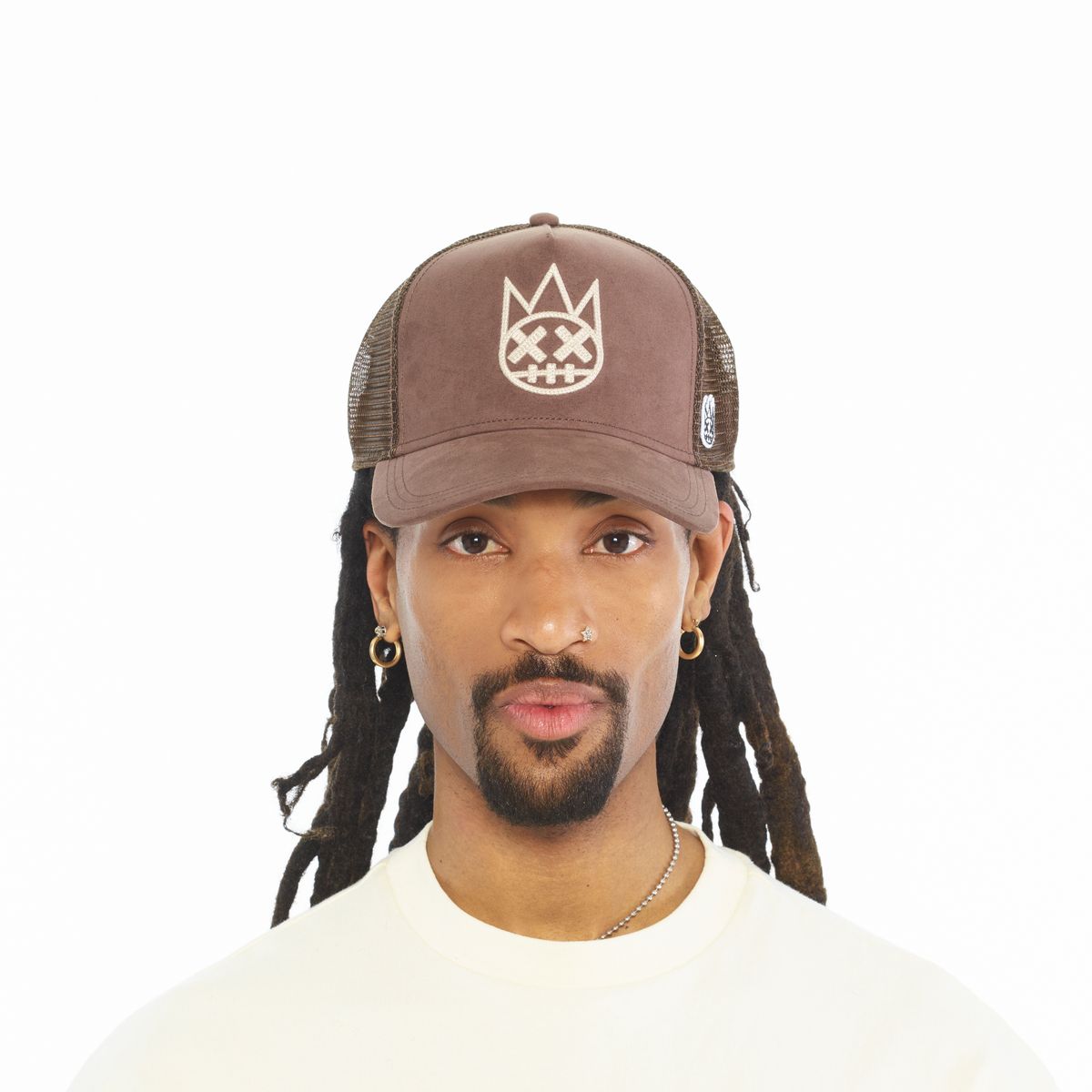 LOGO MESH BACK TRUCKER CURVED VISOR