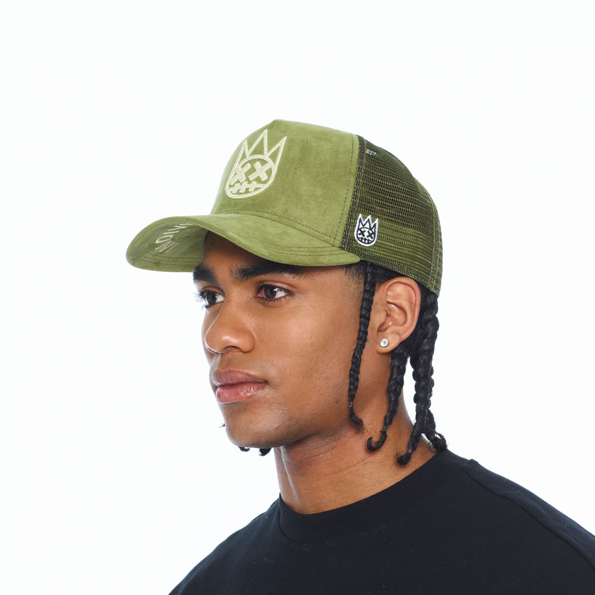 LOGO MESH BACK TRUCKER CURVED VISOR