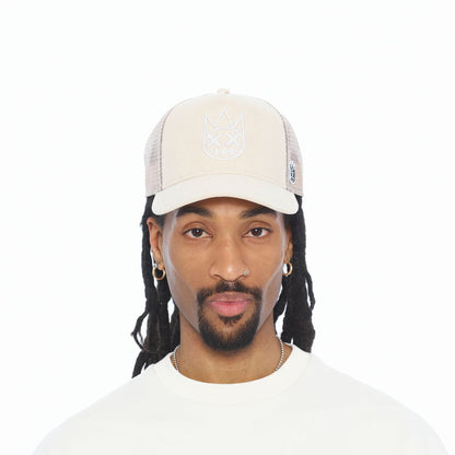 LOGO MESH BACK TRUCKER CURVED VISOR
