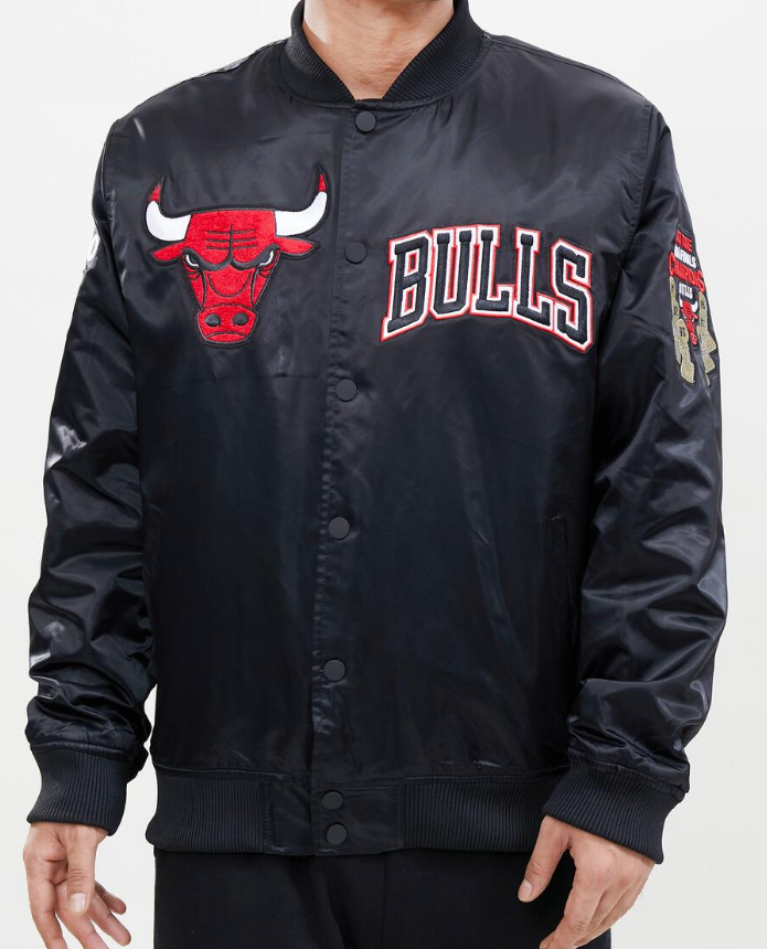 Pro Standard Chicago Bulls Big Logo Satin Jacket